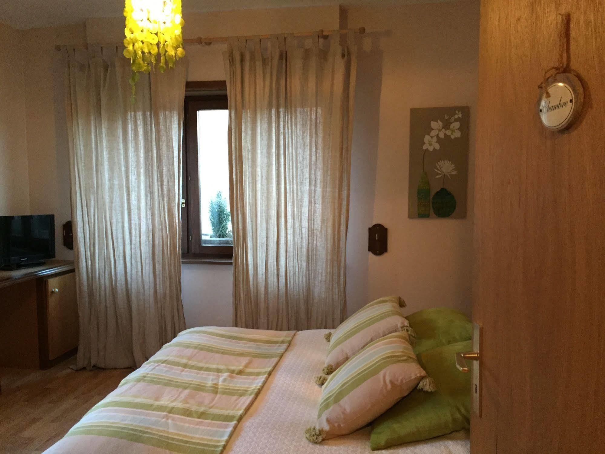 Chambres D'Hotes L'Ecrin Des Saveurs Schwenheim Exteriör bild